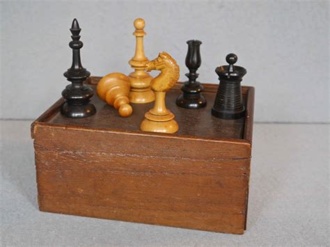 Unusual “upright” Chess Set 19th Century Luke Honey Decorative