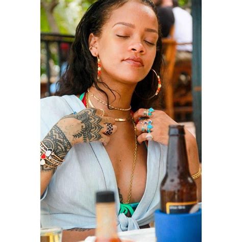 Rihanna Sexy 12 Photos Thefappening