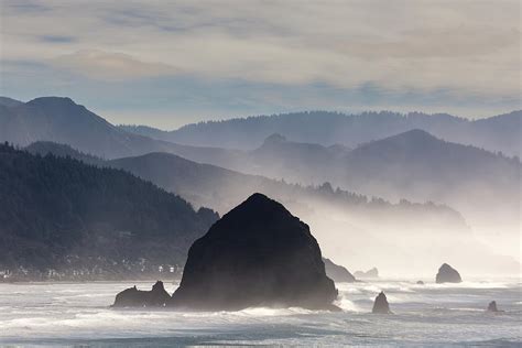 Haystack Rock On The Oregon Coast In Cannon Beach Photograph By David