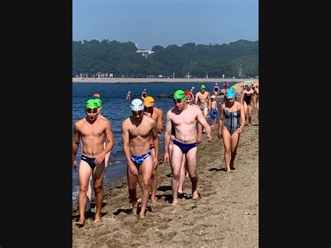 Darien Blue Wave Swim Team Helps Raise For Cancer Research