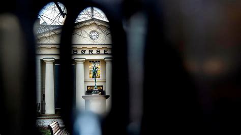 Også de ledende indeksene i europa peker nedover. Krakk på Oslo Børs - faller ti prosent | DN