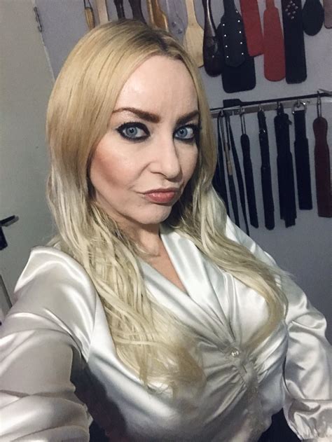 Tw Pornstars Miss Jessica Wood Twitter Lots Of Sessions In Watford Today Leeds Next Week