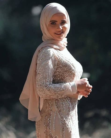 pin by ohh dunia ini on dress beautiful women over 40 beautiful hijab women