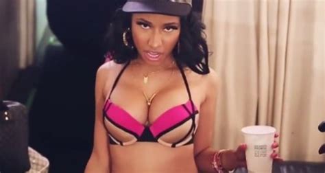 Nicki Minaj Gives Drake A Lap Dance In The Final Anaconda Video