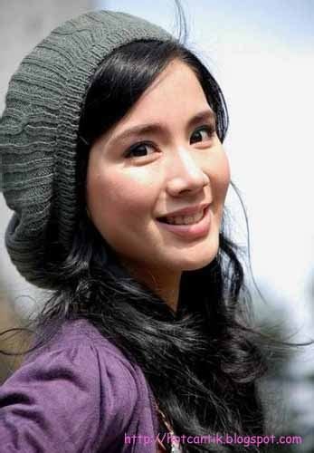 Ngintip tante semok montok mandi. Monica Jill Gladys, Janda Muda Montok | Cewek Cantik Gadis ...