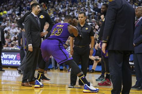 A mild strain should initially be treated like any muscle injury with ice, which will reduce swelling and pain. Lakers: LeBron James is using a hyperbaric chamber to ...
