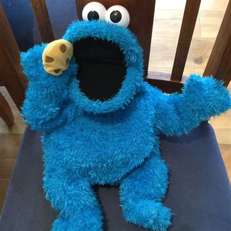 Cookie Monster Me So Hungry Singing Talking Plush Hand Puppet Sesame