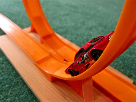 1970 hot wheels drag ‘chute stunt set hot wheels race tracks 68 71