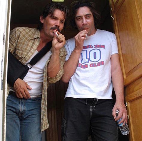 Josh Brolin And Javier Bardem On The Set Of No Country For Old Men