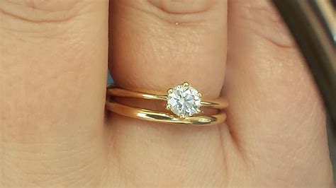 Anyone Wear A Traditional Gold Wedding Band Weddingbee In Plain Gold Bands Wedding Rings 