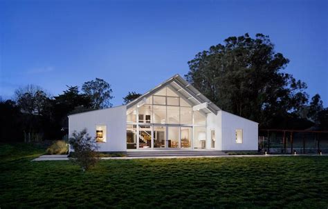 Mega Modern Leed Certified Barn Style House On 160 Acres Modern House