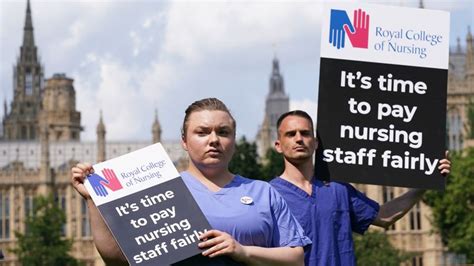 Nhs Pay Royal College Of Nursing To Hold Summer Of Action Over 3