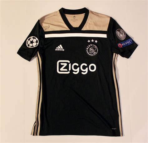 Maybe you would like to learn more about one of these? 2018/19 Frenkie De Jong Game-Used #21 Ajax Shirt - COA 100 ...