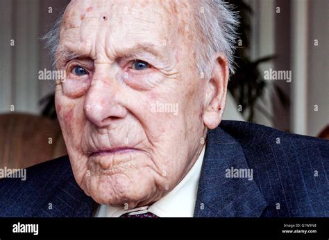 110 Año Viejo Henry Allingham El Sobreviviente Más Antigua Veterano