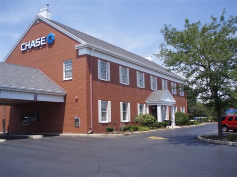 1130 N McLean Blvd, Elgin, IL 60123 - Chase Bank | LoopNet