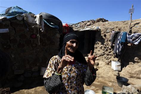 In Pictures Yemens Displaced Women And Girls Bbc News