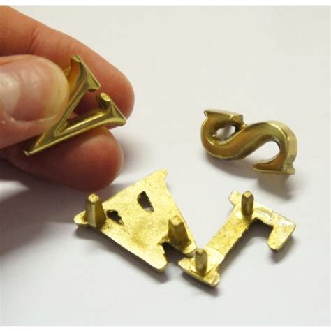 Brass is an alloy of copper and zinc, in proportions which can be varied to achieve varying mechanical and electrical properties. 1 inch (25mm) Rear Pin Fix Brass Letters | Black Country ...
