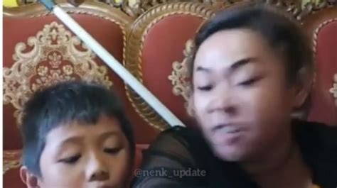 Viral Emak Emak Ngegas Ajari Pancasila Ke Anak Netizen Duh Sakit