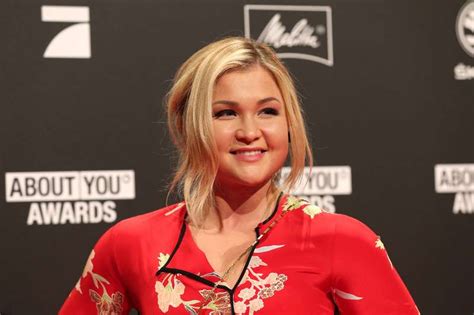 Sophia thiel pictures and photos. Sophia Thiel zeigt ihren neuen Look - so reagieren die ...
