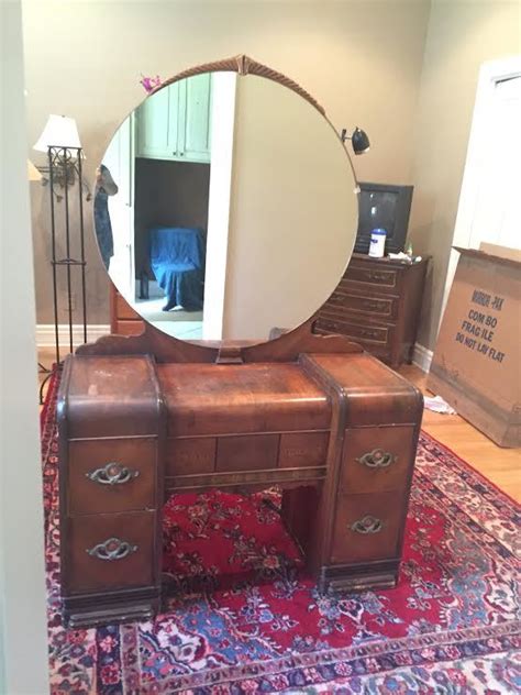 1930s Vanity With Round Mirror Jeffnstuff