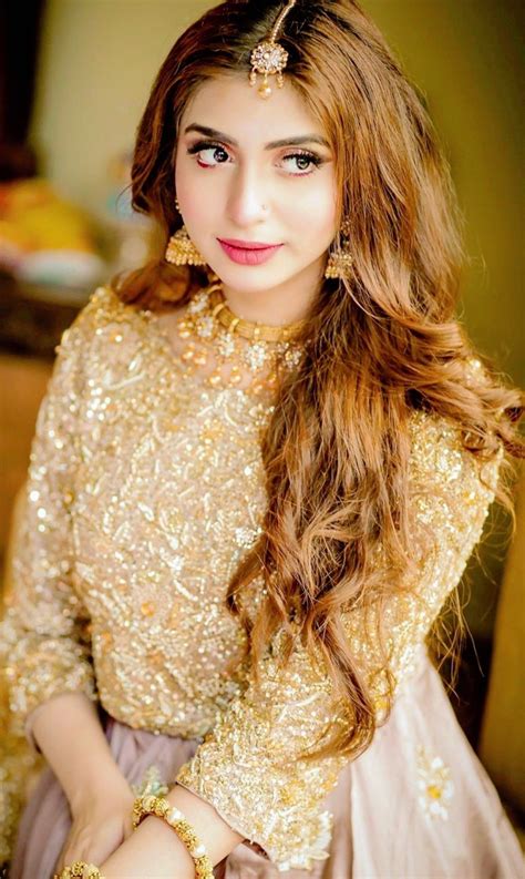 Pin By 🅰️lèénã 🅰️frèén 🇮🇳 On Dpzzz Wörld ️ Pakistani Wedding Outfits