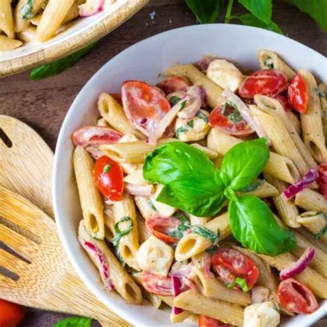 Creamy Balsamic Caprese Pasta Salad Pinch Me I M Eating