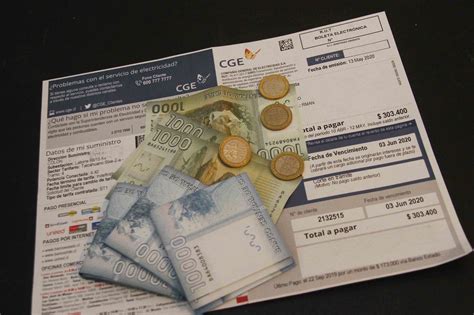 Esta incluye el préstamo solidario y el bono clase media. Califican como insuficiente el bono de clase media y ...