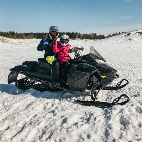 Snowmobiling In Manitoba Snoriders