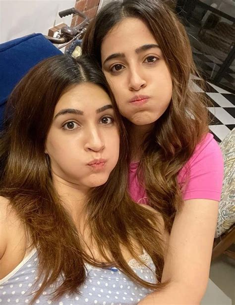 6 pictures of kriti sanon and nupur sanon that are complete sister goals