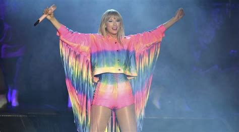 Taylor Swifts New ‘lover Fest Tour Includes 2 Nights At Gillette Stadium Boston News