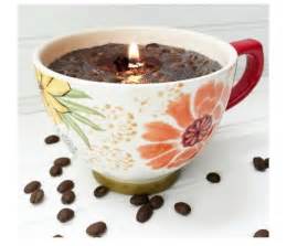 Place the glass bowl or smaller pot full of wax flakes in the pot of boiling water and wait for the wax to completely melt. Easy DIY Coffee Candle | DIYIdeaCenter.com