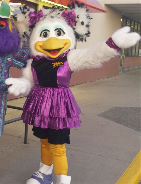 Classic Purple Helen Henny Walk Around Chuck E Cheese Mickey And Friends Mascot Costumes