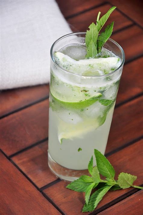 A Classic Mojito Recipe With Just A Bit Of Mint Lime And Rum You Can Make This Classic