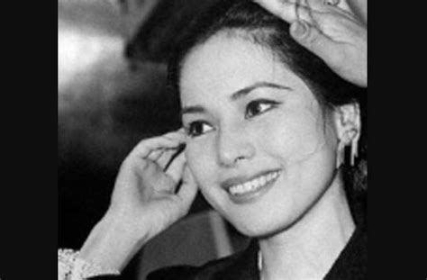 Foto Istri Bung Karno Saat Hadiri Pesta 1960 An Netizen Cantiknya Alami