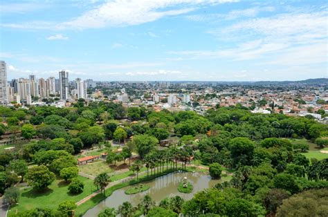 Black is nighttime, light blue is daytime. Goiânia: Conheça tudo sobre a capital de Goiás - Tô de ...