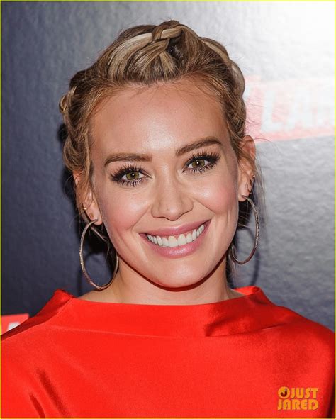 Photo Hilary Duff Joins Younger Cast At Tv Land Upfront 2016 09