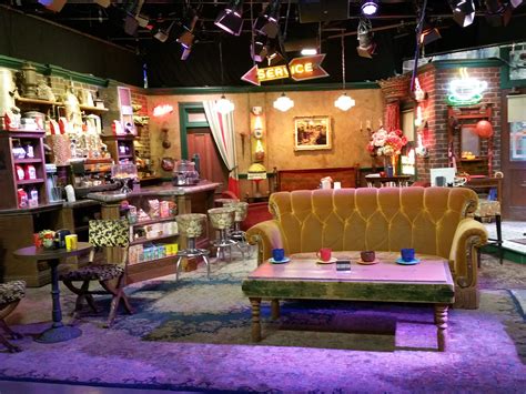 It is situated in new york city's greenwich village, in the same apartment block as monica's apartment. Touring Burbank, California With Movie Fans