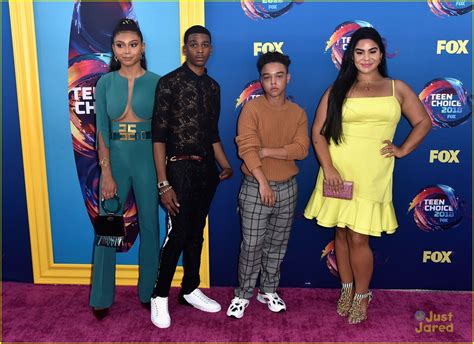 Full Sized Photo Of On My Block Cast Teen Choice Awards 18 On My Block Wins Breakout Show At