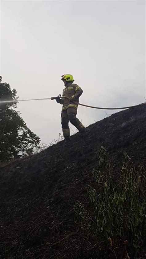 Firefighters Tackle Grass Fire At Nottinghamshire Park With Help Of