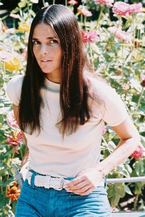 Beautiful Portrait Photos Of Ali Macgraw In The S And Early S