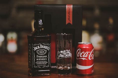 We are sure to have the right gift for you. Jack Daniels Gift Pack (With images) | Coke gifts, Whiskey ...