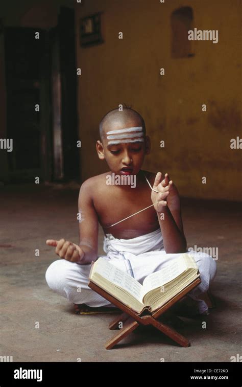 Reading Vedas Hi Res Stock Photography And Images Alamy