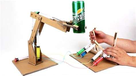 How To Make An Interesting Hydraulic Powered Robotic Arm From Cardboard