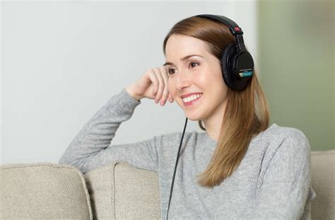 3015196 Girl Headphones Headset Lady Listen Listen To