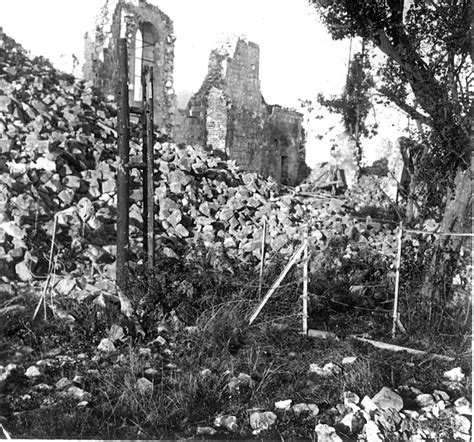 Carency Ruines De Léglise En 1915 Église Ruines Verre