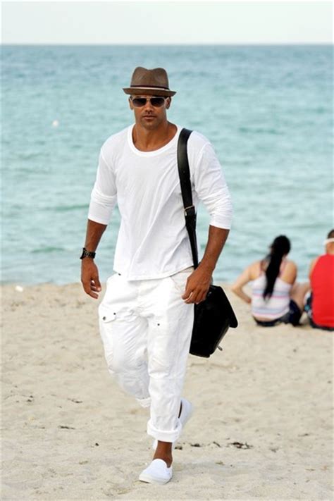 Shemar Moore Takes A Nap On The Beach In Miami Shemar Moore Photo