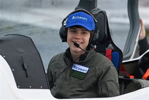 A 17 Year Old Pilot Becames The Youngest Person To Fly Solo Around The