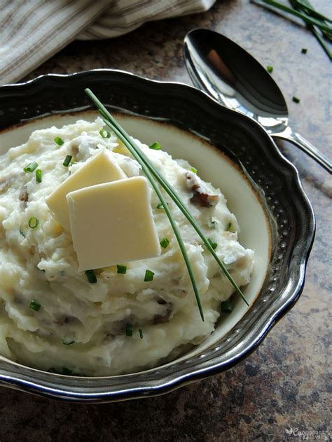 Also, the milk quantity is really just a starting point. Rustic Sour Cream & Chive Mashed Potatoes | Cozy Country ...