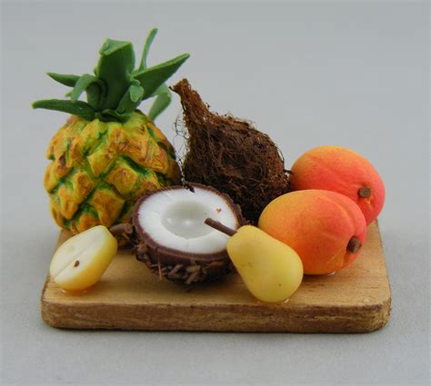Shay Aarons Realistic Miniature Food Art Is A Way