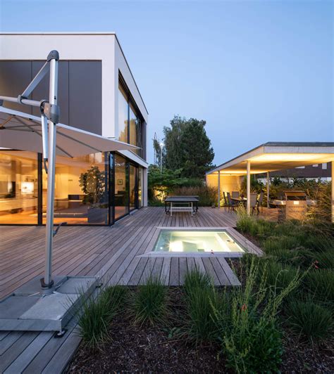 Was göppingen für alle interessenten, die gerne eine wohnung kaufen würden, so interessant macht, sind die 114 wohnungen, die hier im letzten jahr neu gebaut wurden. House in Göppingen by Schiller Architektur | HomeAdore ...